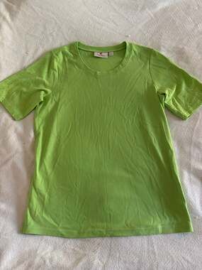 Quacker Factory by Jeanne Bice Women's Lime Short Sleeve Knit T-Shirt Size S